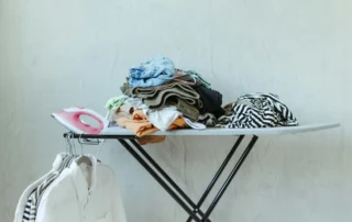 Rensa ditt hem strykbräda tvätt